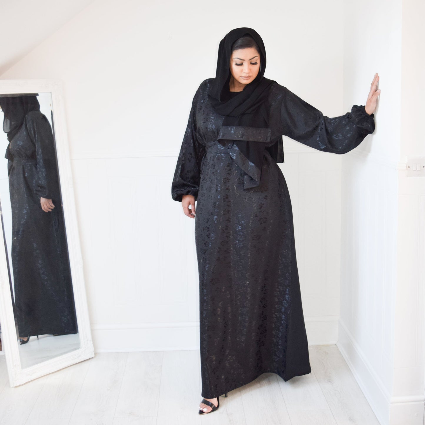 Hanan Black Jacquard Aline Abaya