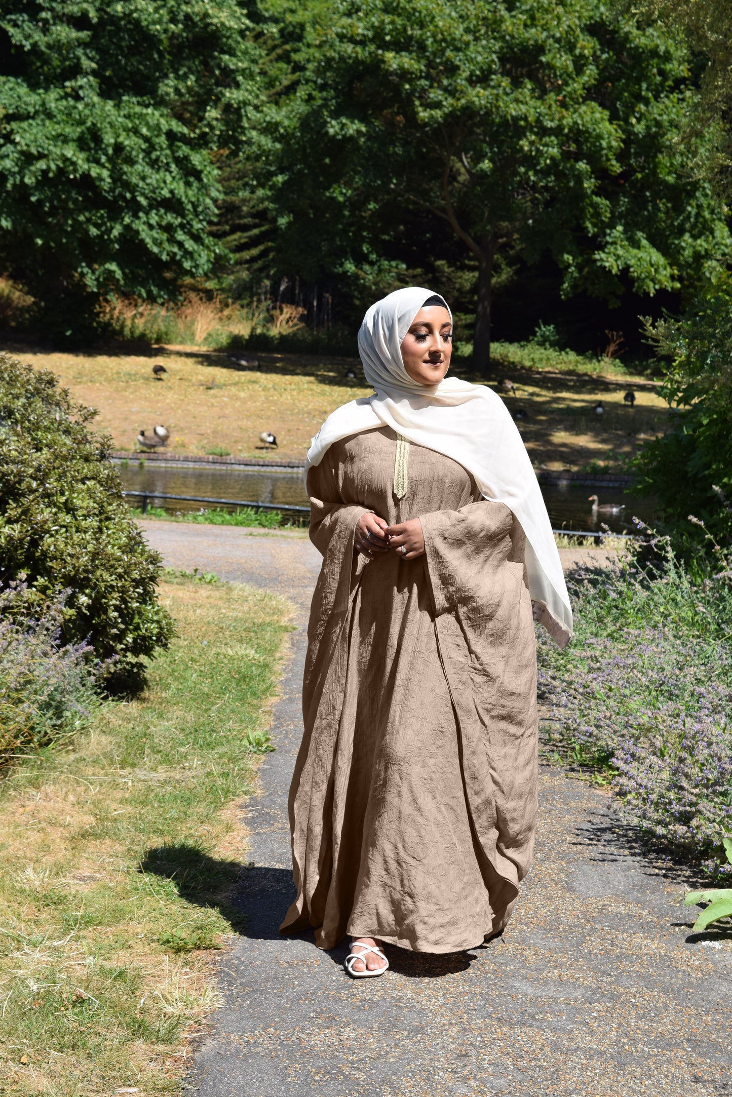 Crinkle Jacquard Farasha Abaya in Caramel Taupe