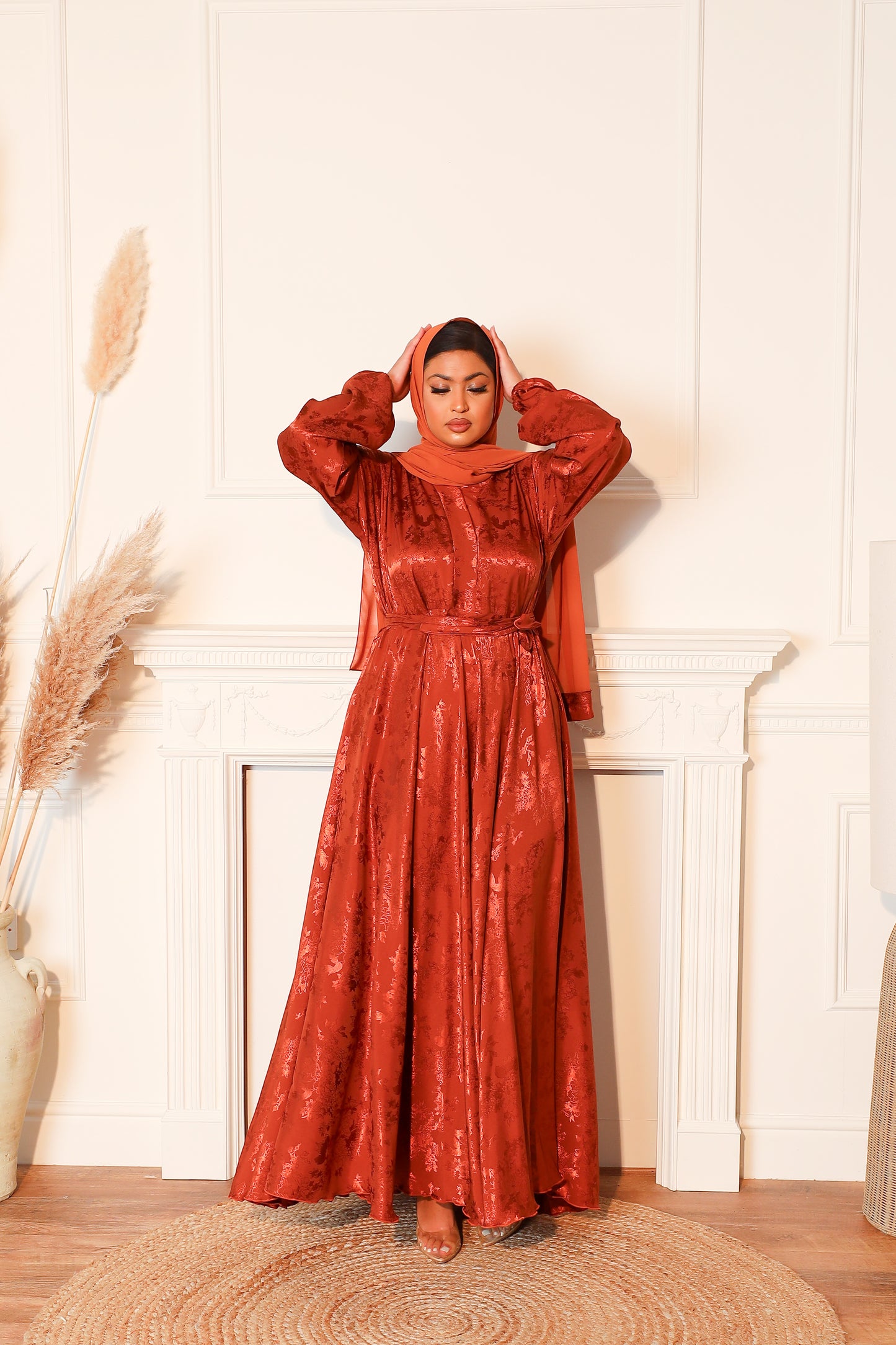 Ainaz Abaya in a jacquard Rust