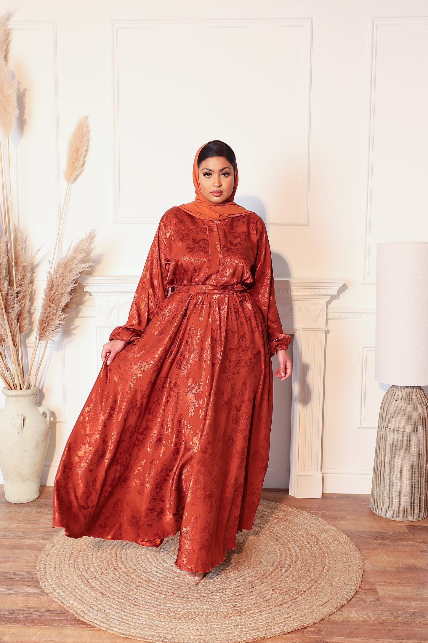 Ainaz Abaya in a jacquard Rust