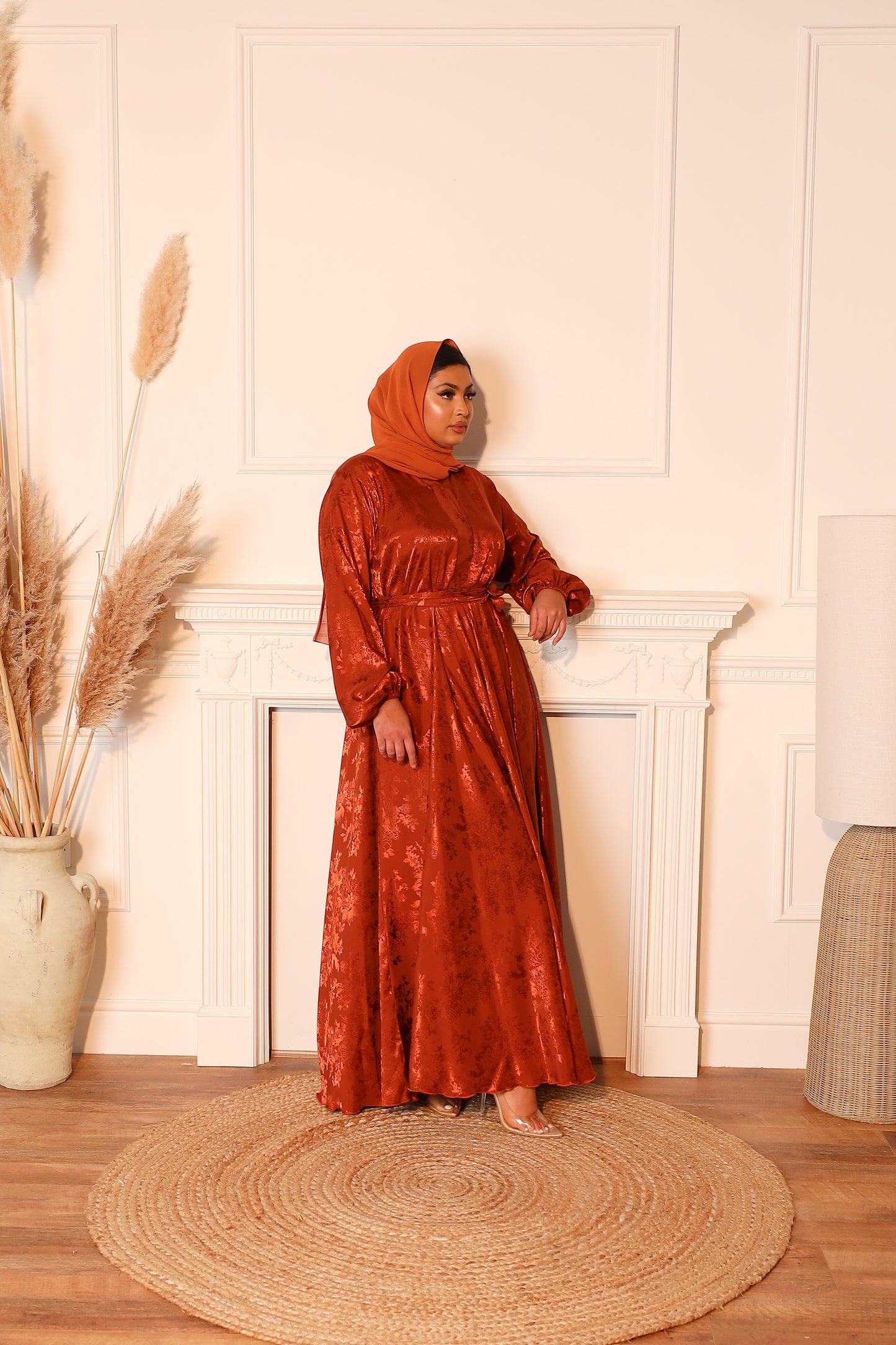 Ainaz Abaya in a jacquard Rust