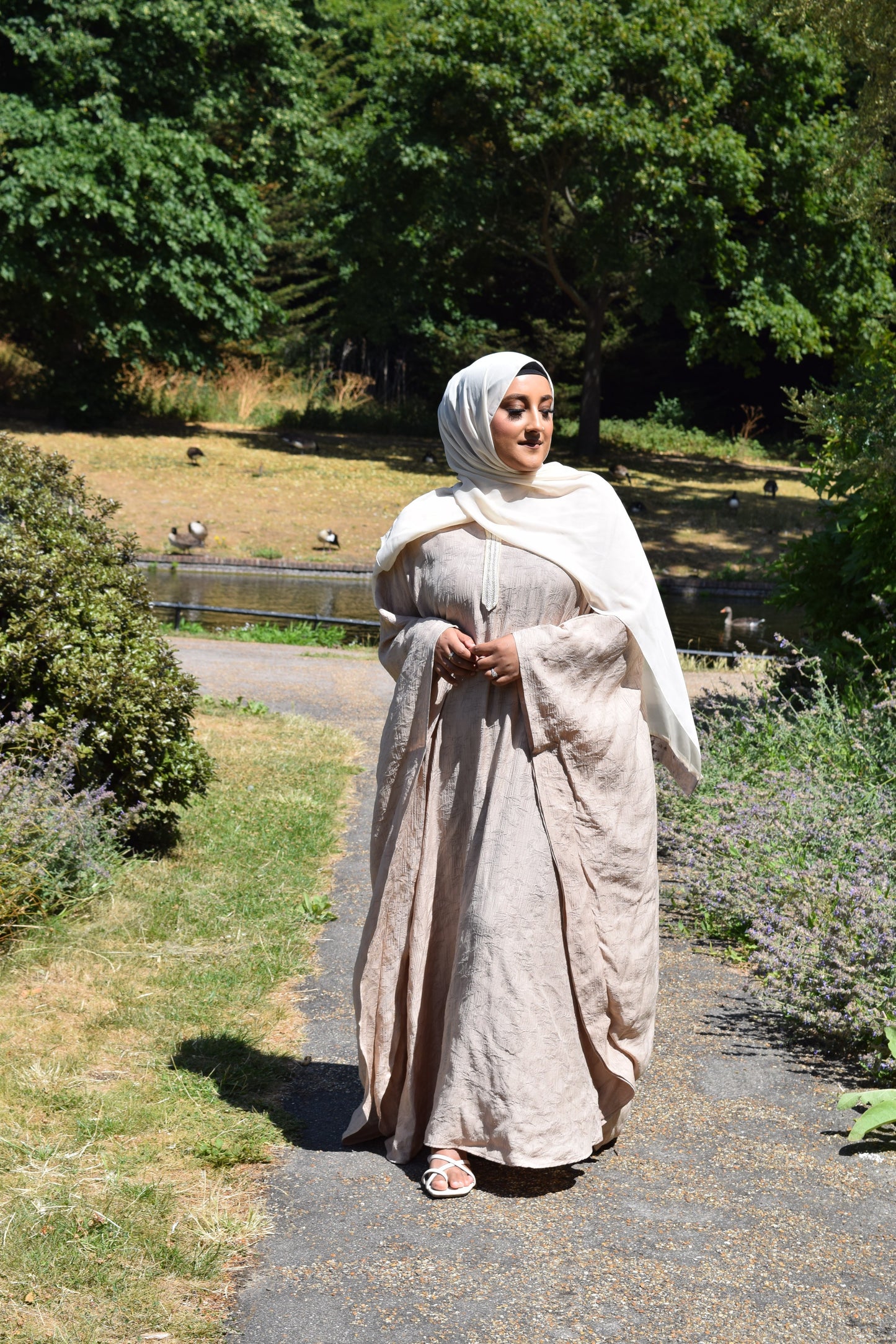 Crinkle Jacquard Farasha Abaya in Latte Beige