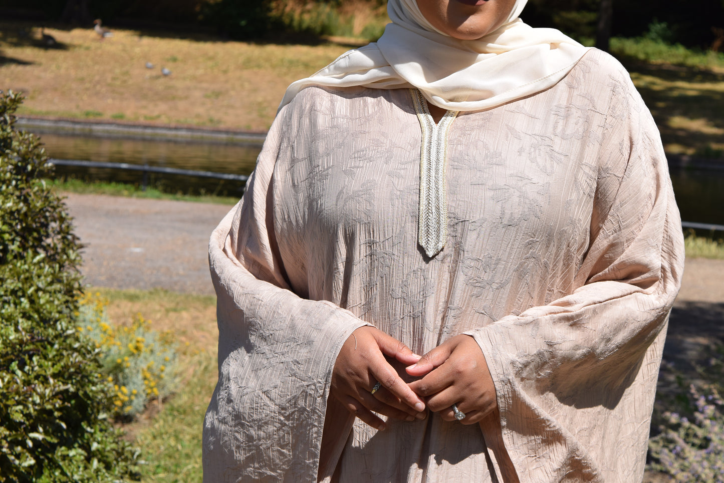 Crinkle Jacquard Farasha Abaya in Latte Beige