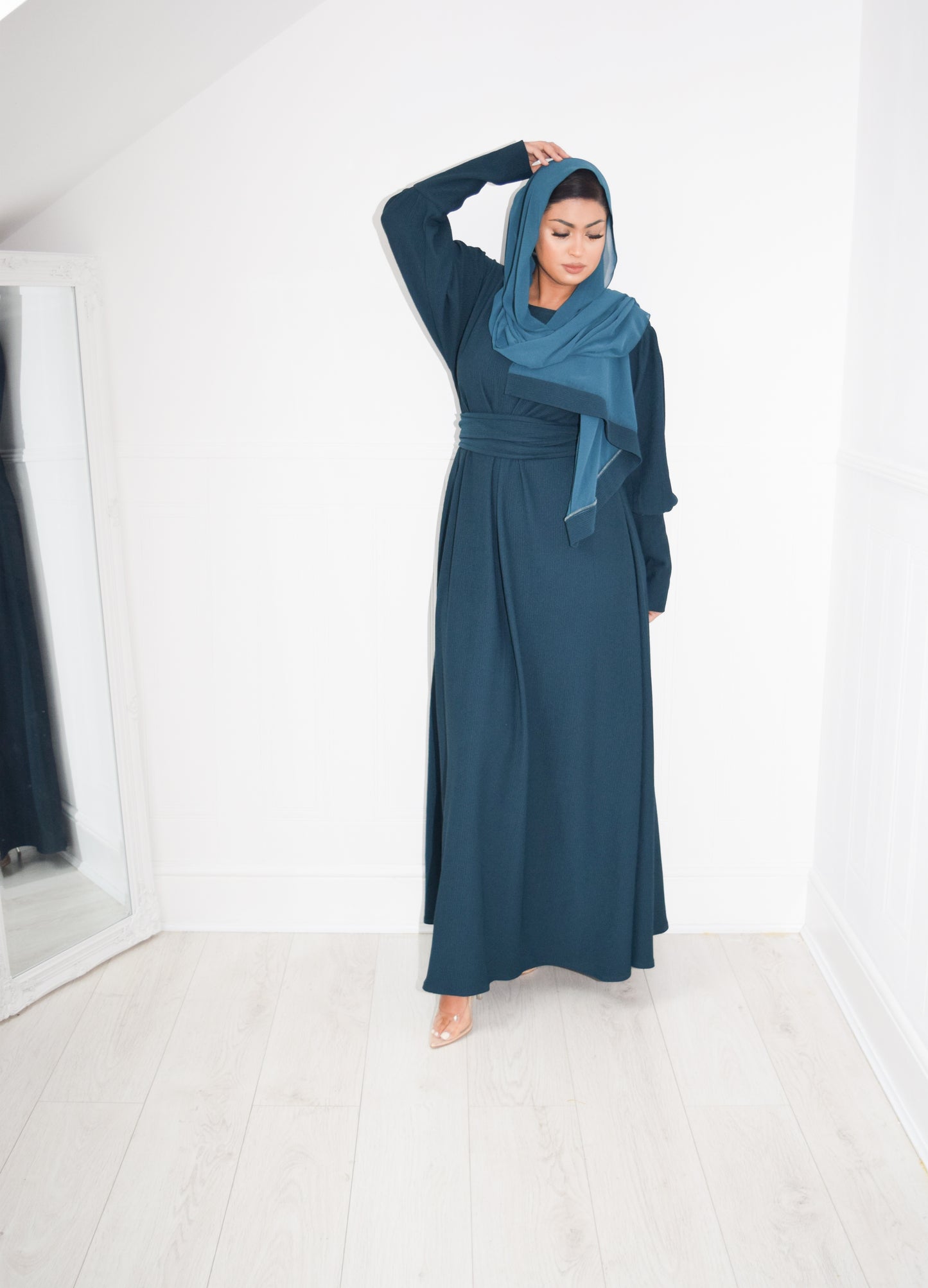 Ava Puff Sleeve textured Abaya in Teal Green