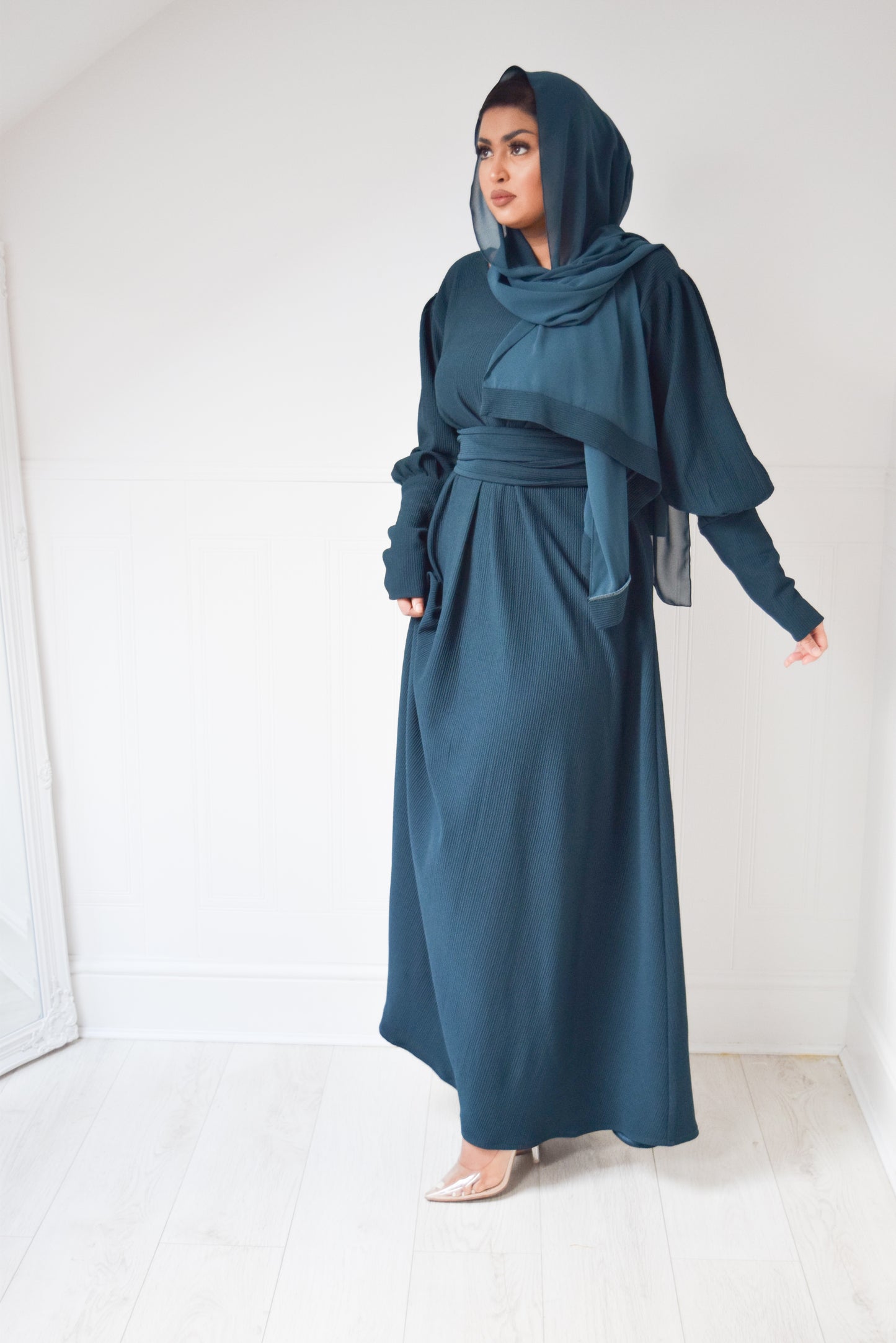 Ava Puff Sleeve textured Abaya in Teal Green