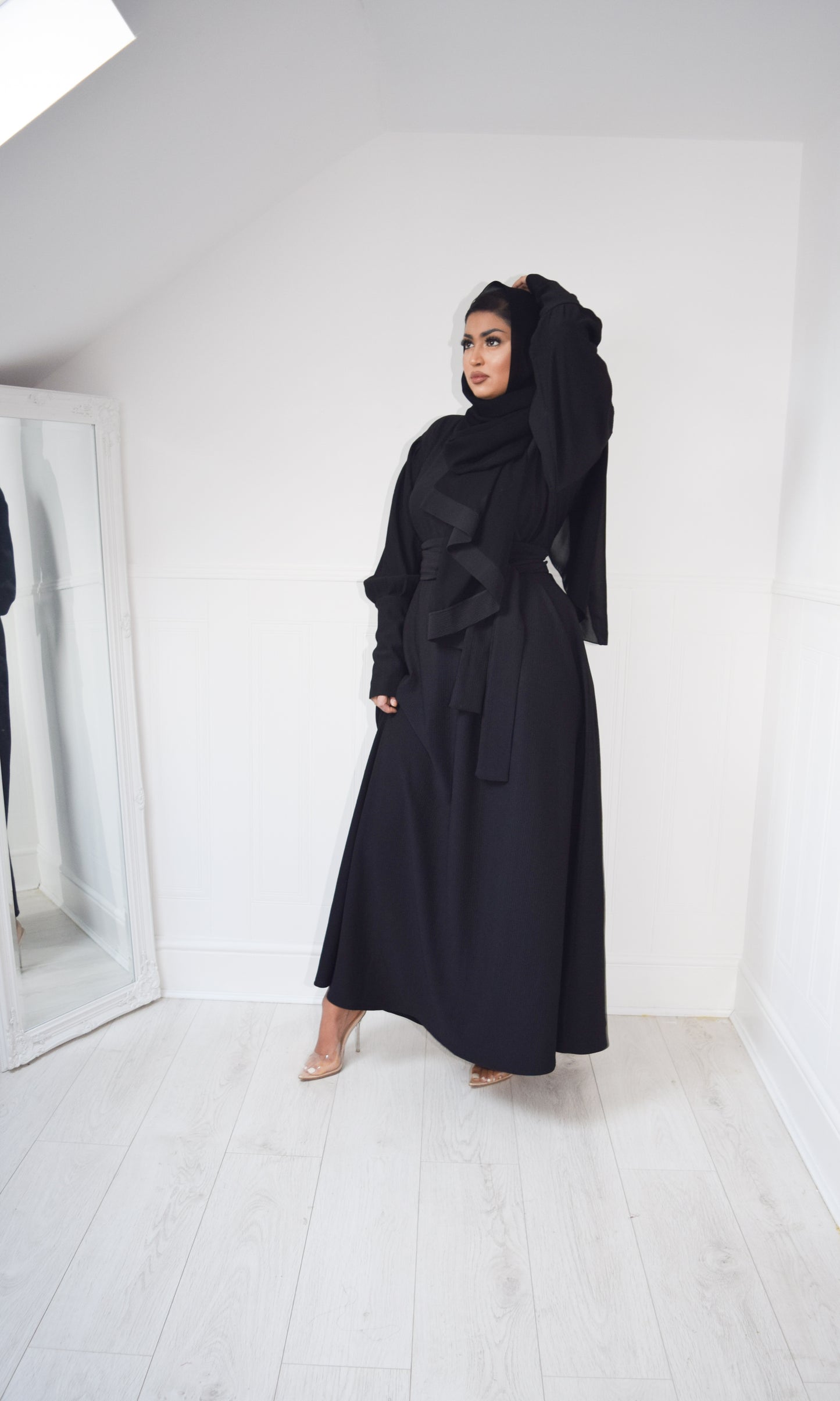 Ava Puff Sleeve textured Abaya in Black