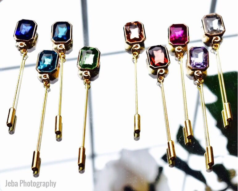 Hijab Pin Gold Diamante princess cut dangle.