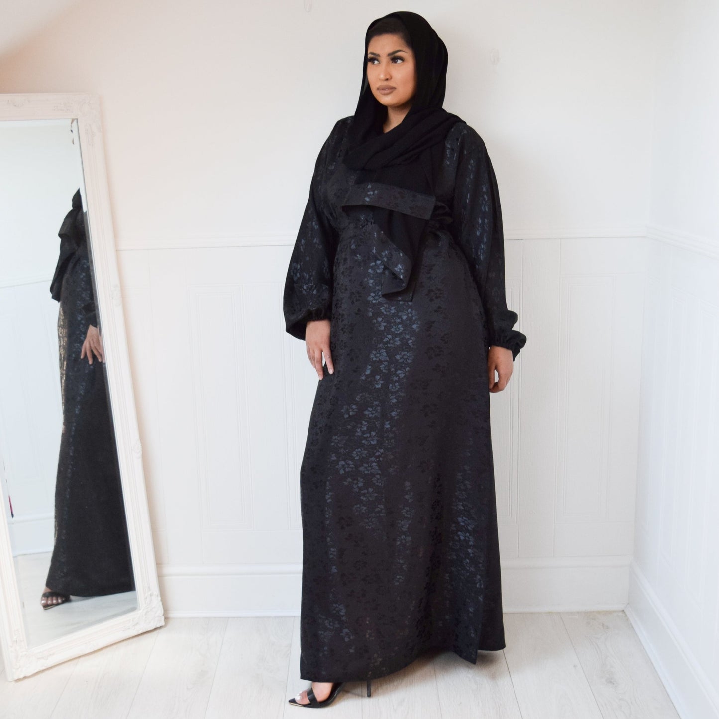 Hanan Black Jacquard Aline Abaya