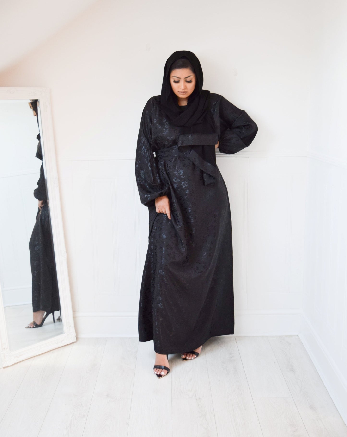 Hanan Black Jacquard Aline Abaya