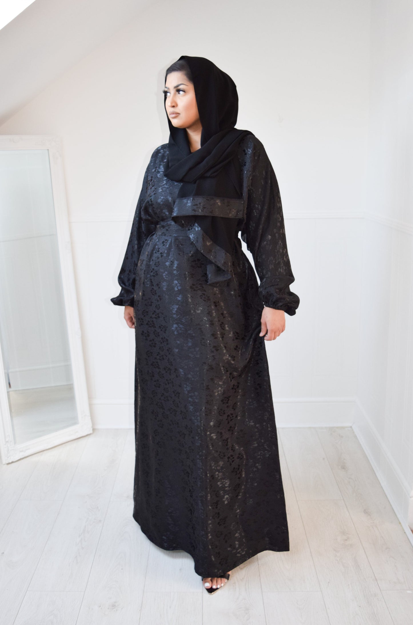 Hanan Black Jacquard Aline Abaya