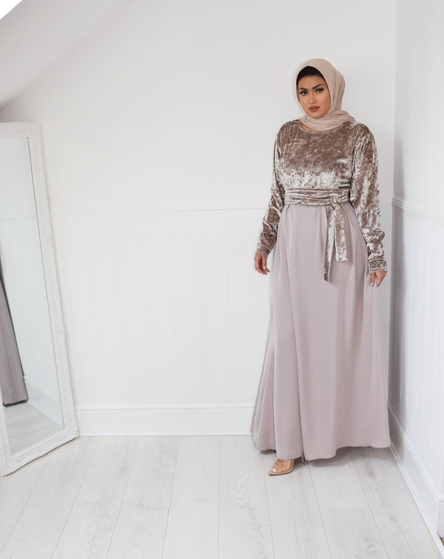 Parisa Nida Velvet Aline abaya in Latte