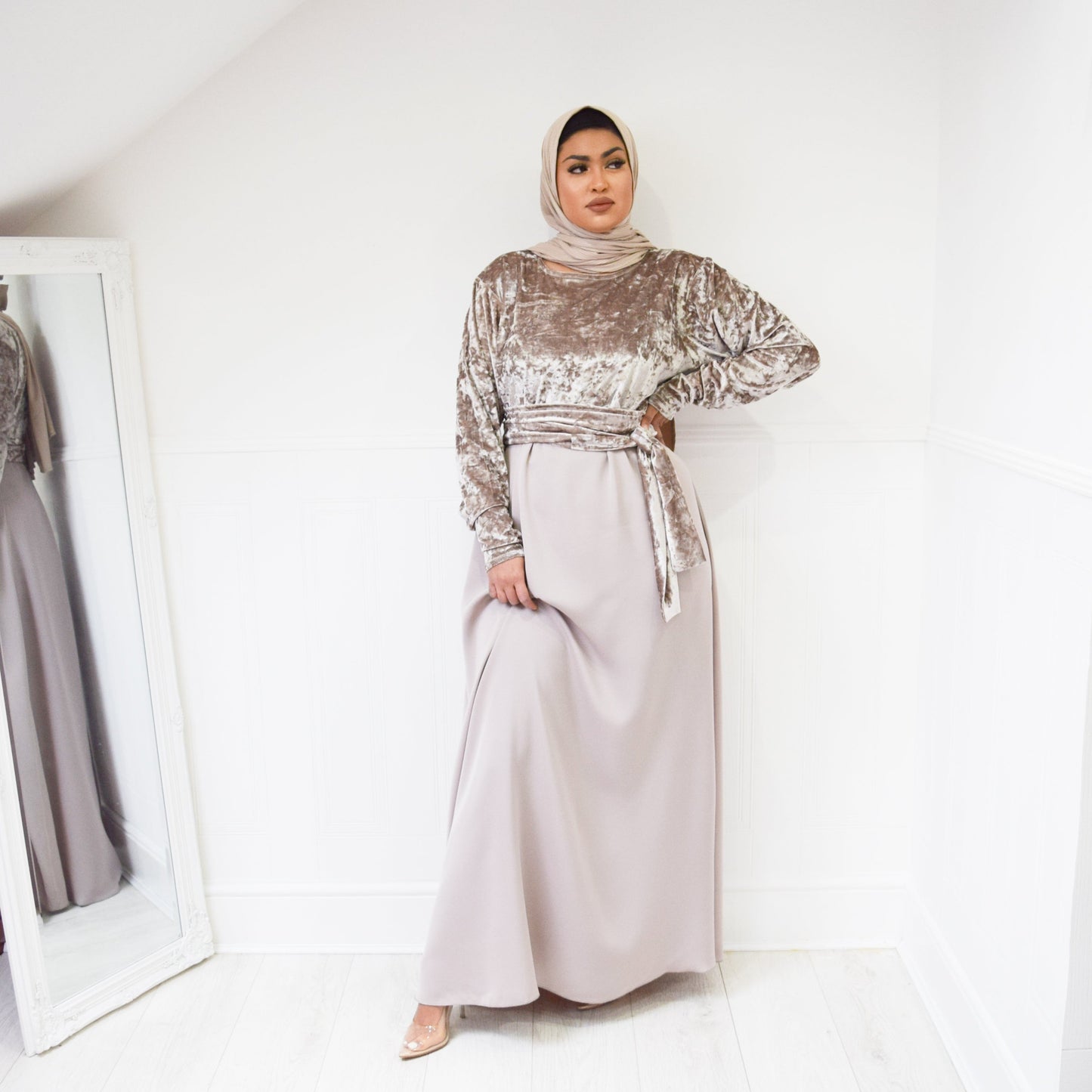 Parisa Nida Velvet Aline abaya in Latte