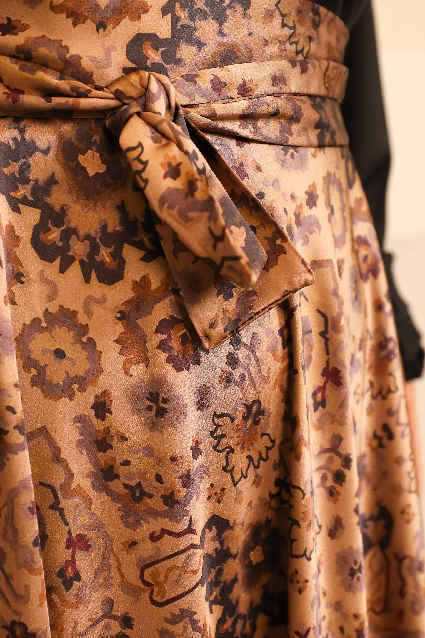 Zahra Batwing Farasha Open Jacket Abaya with inner in a Black Persian floral print -  4 piece set