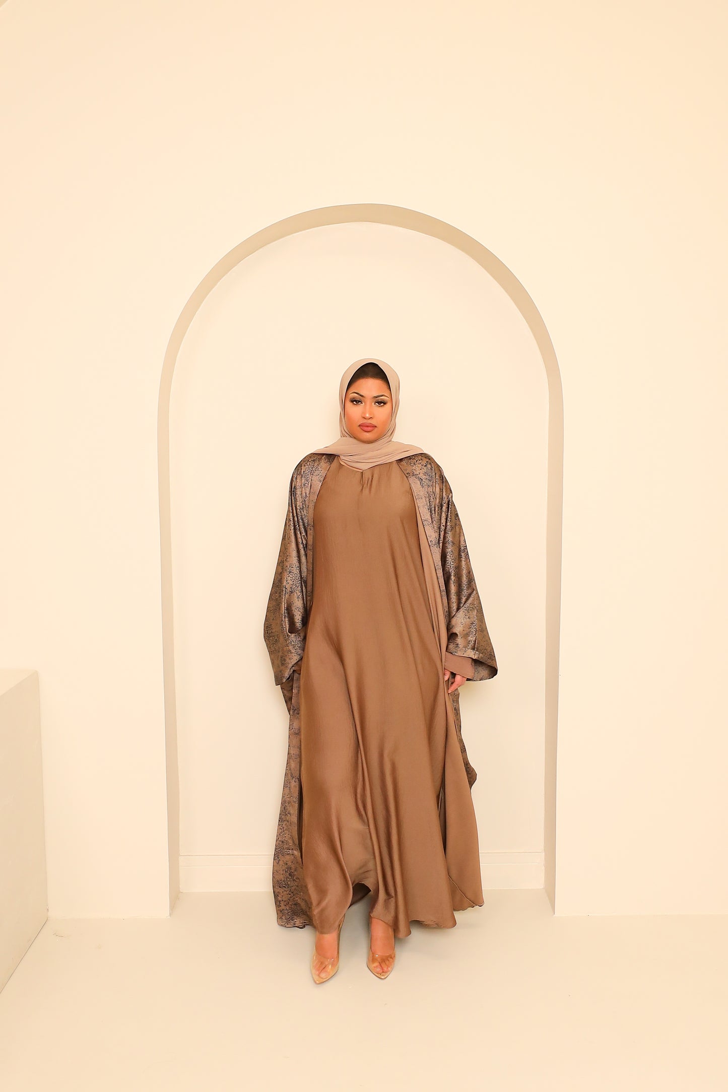 Zahra Batwing Farasha Open Jacket Abaya with inner in a Navy Floral Damask print -  4 piece set