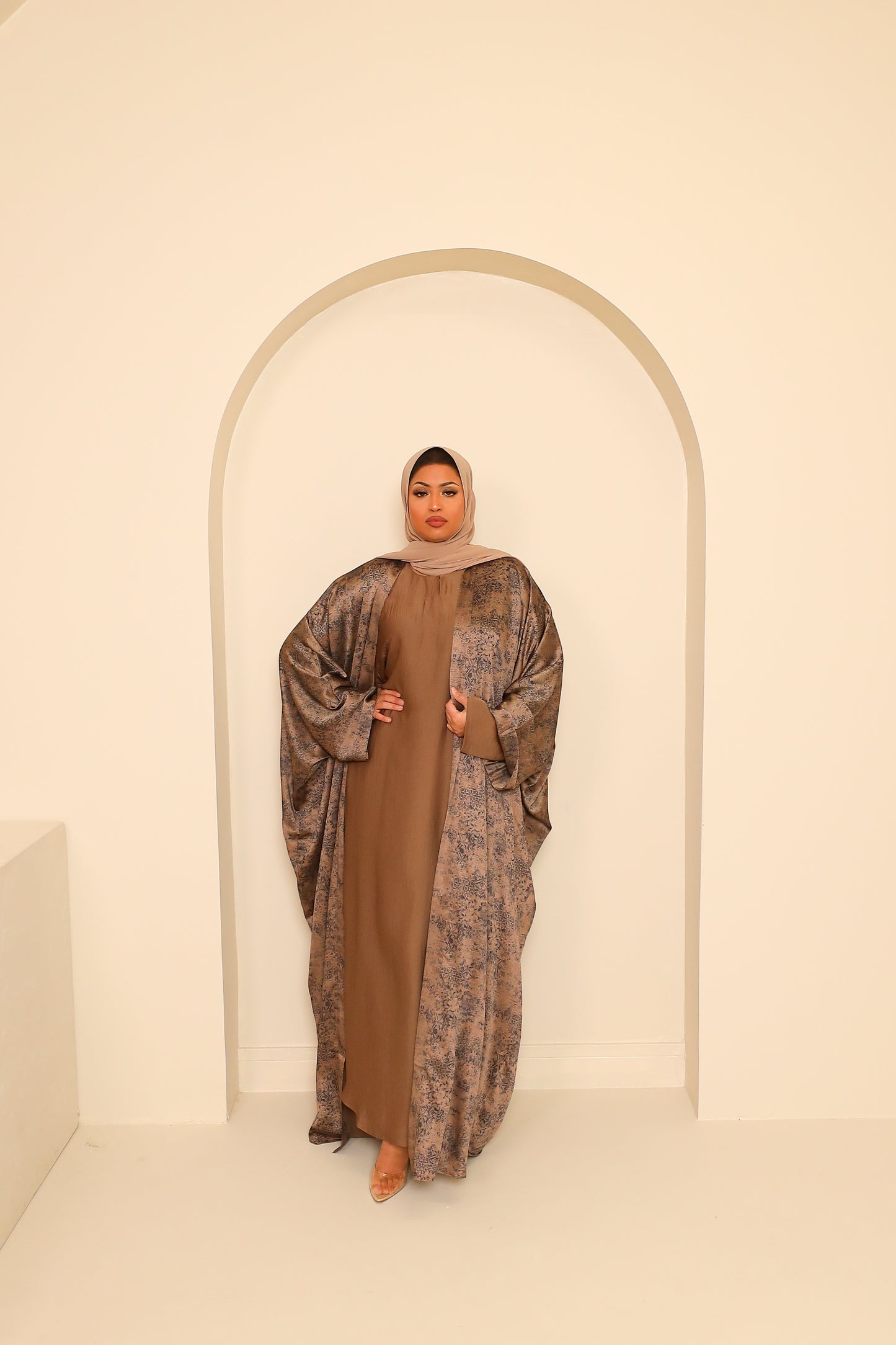 Zahra Batwing Farasha Open Jacket Abaya with inner in a Navy Floral Damask print -  4 piece set