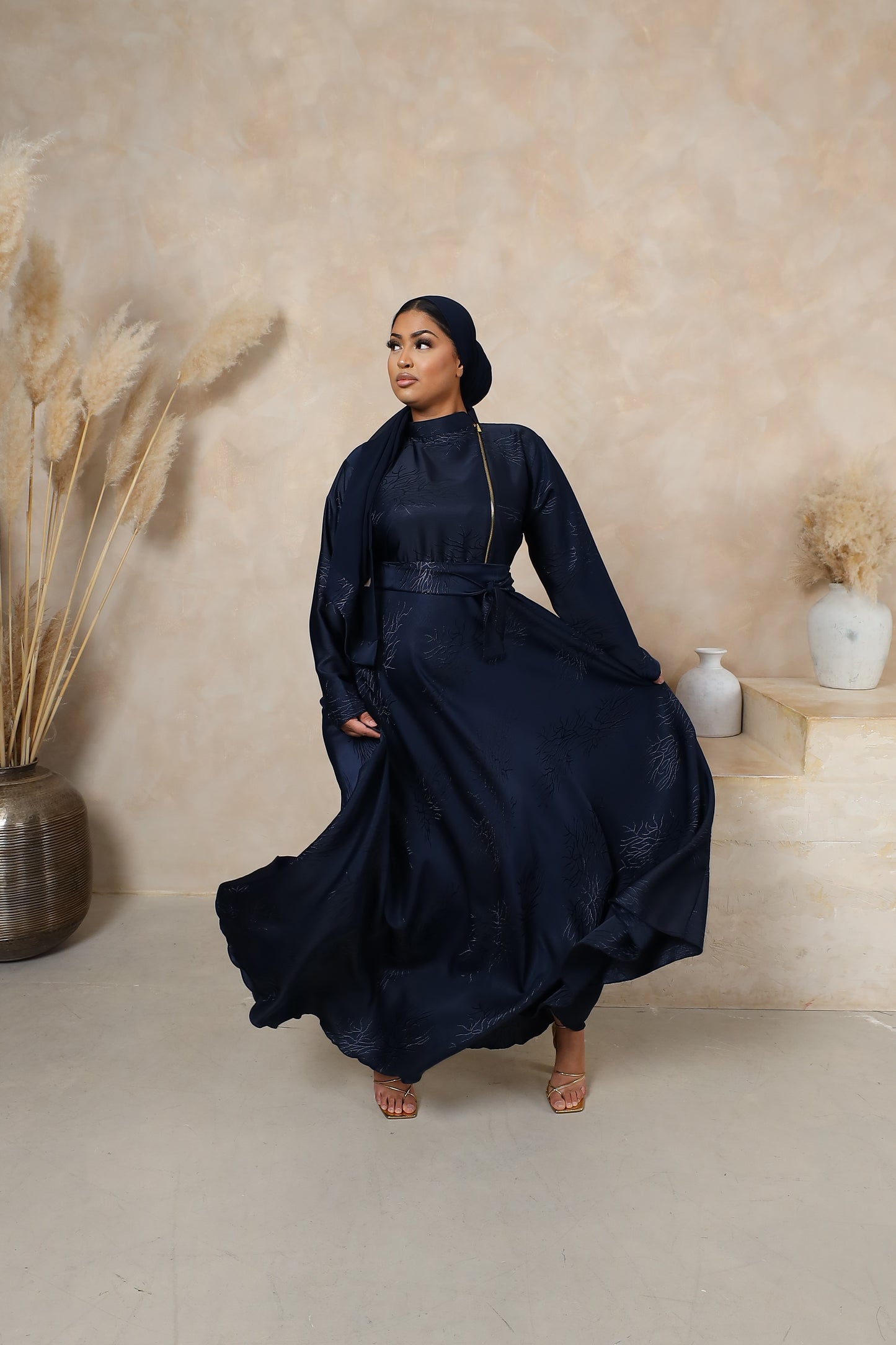 Jacquard Habiba zip flare abaya Navy