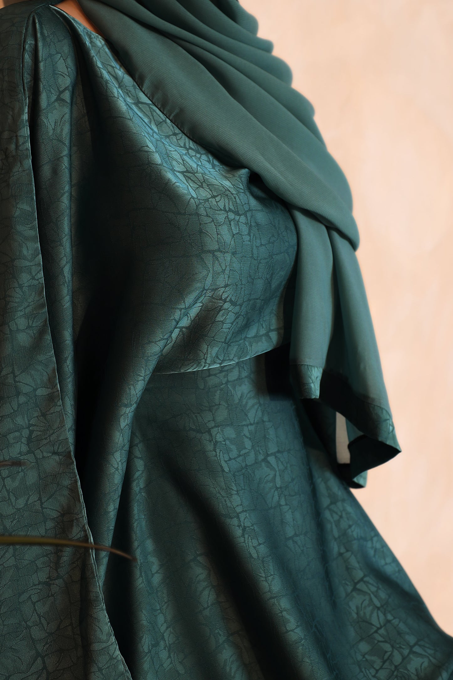 Ines Farasha Abaya in Emerald