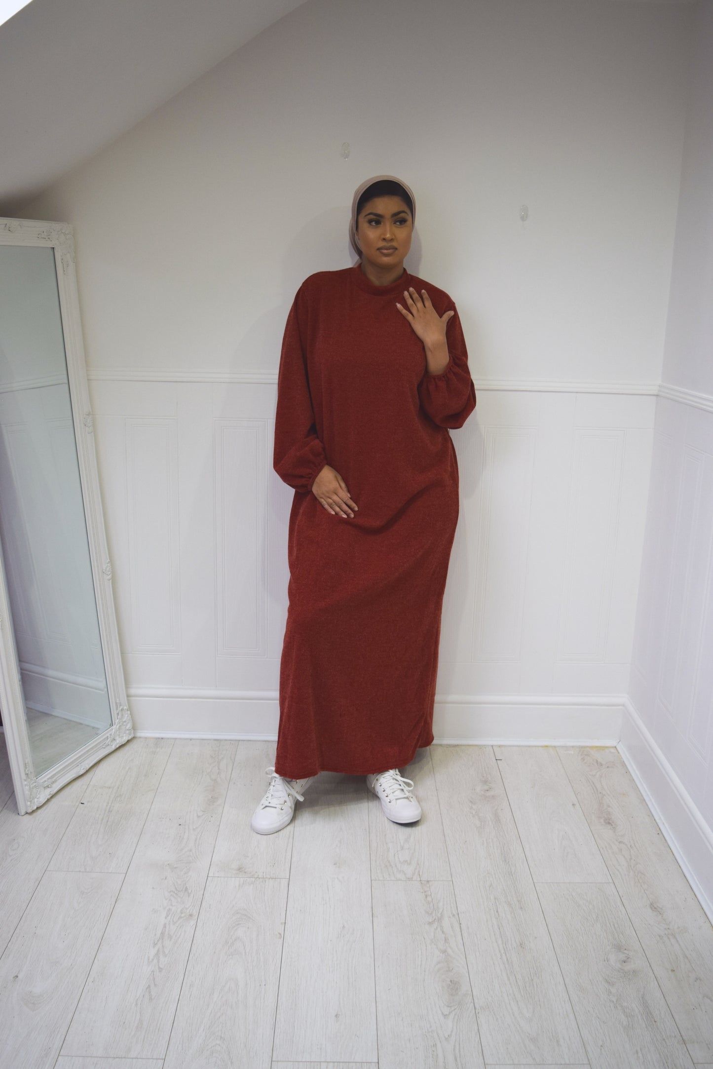 Chenille Velvet A-line abaya Brick Red