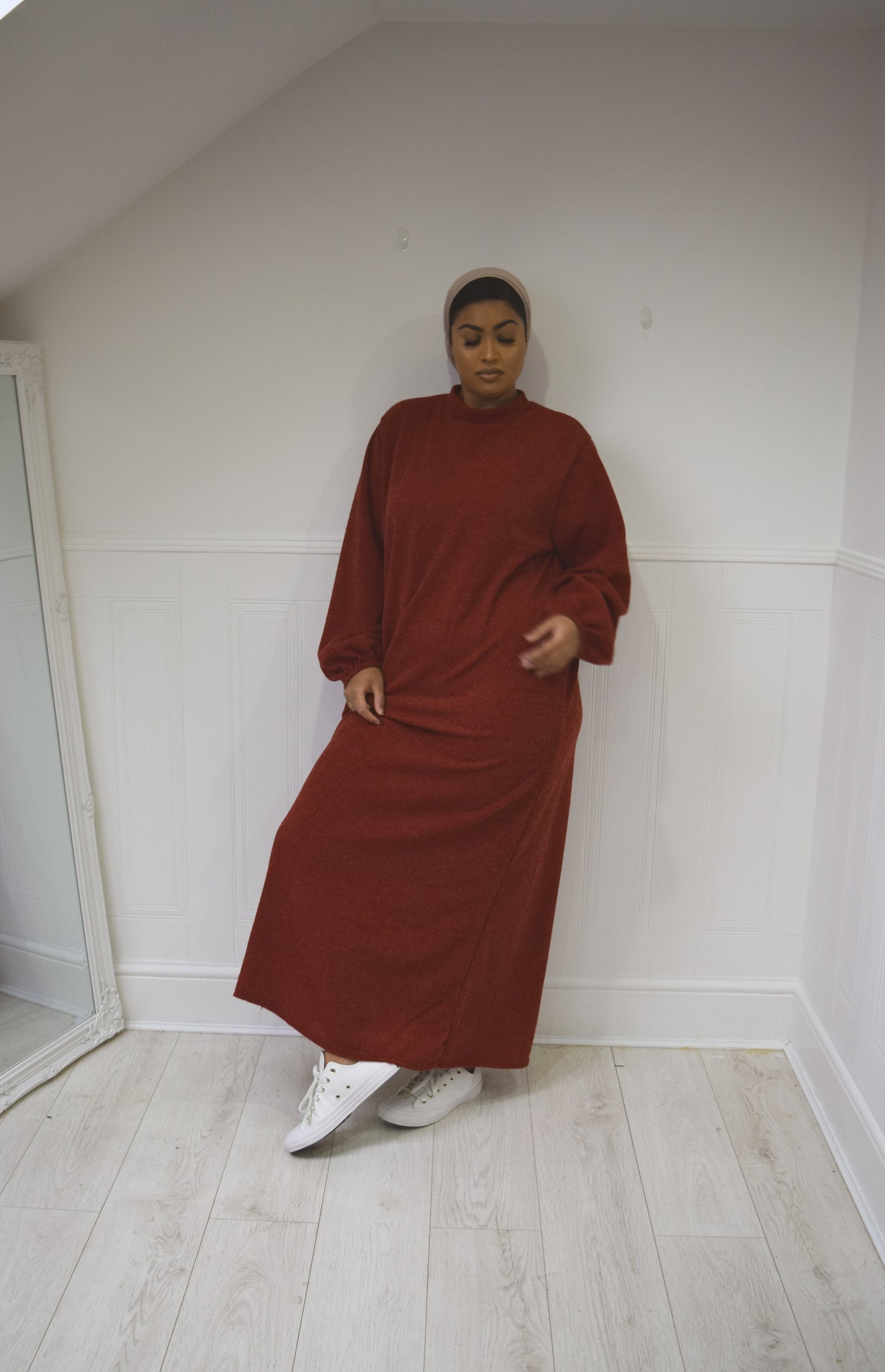 Chenille Velvet A-line abaya Brick Red