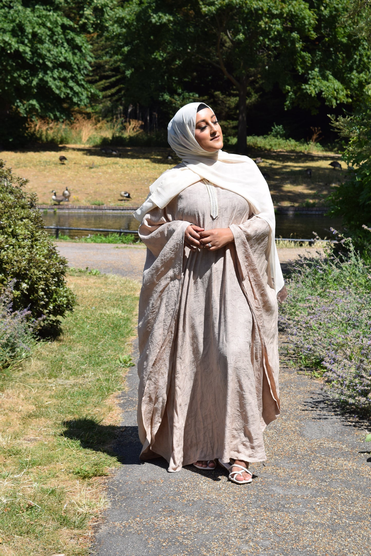 Crinkle Jacquard Farasha Abaya in Latte Beige