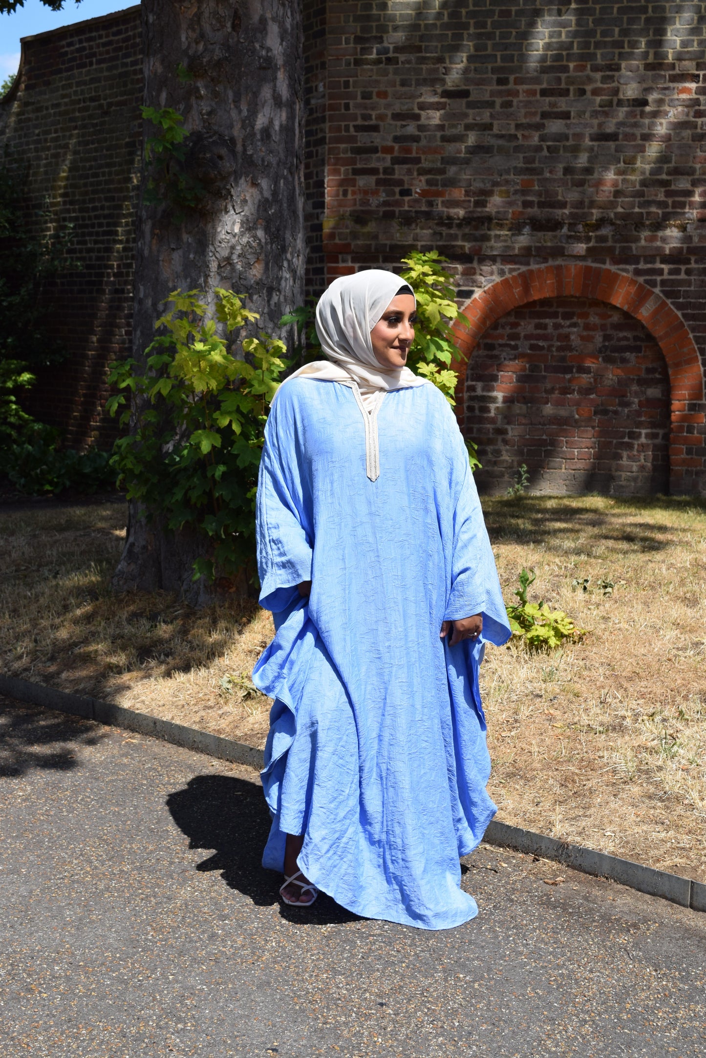 Crinkle Jacquard Farasha Abaya in Pale Denim Blue