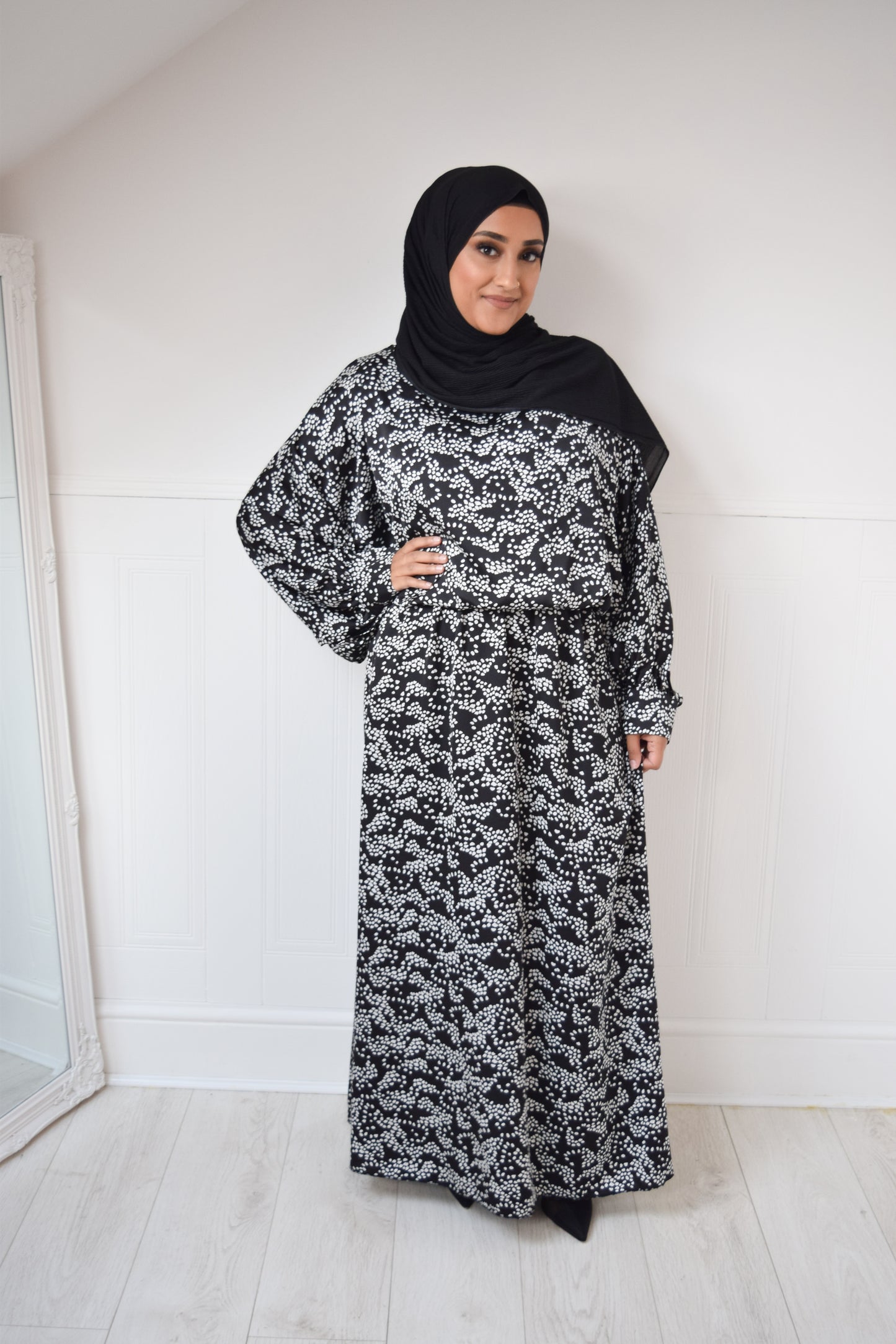 Modest Maxi Dress Batwing monochrome dots -  Sizes 14+