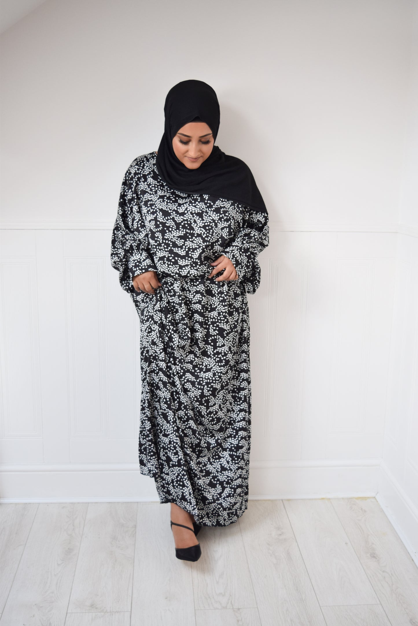 Modest Maxi Dress Batwing monochrome dots -  Sizes 14+