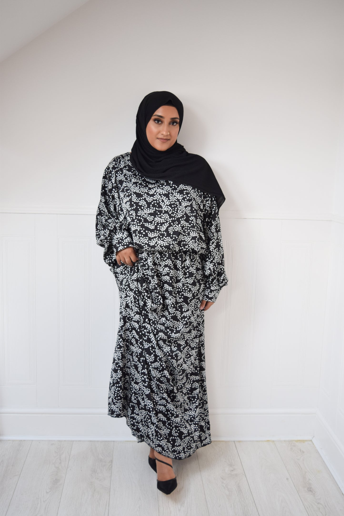 Modest Maxi Dress Batwing monochrome dots -  Sizes 14+