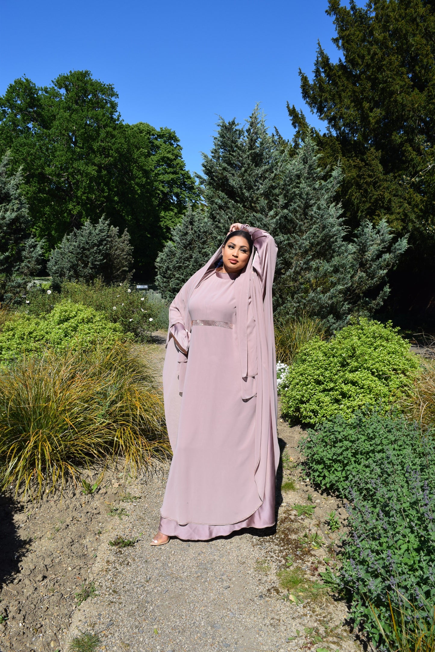 Maryam Double layered Satin chiffon Farasha Abaya Dusky Pink