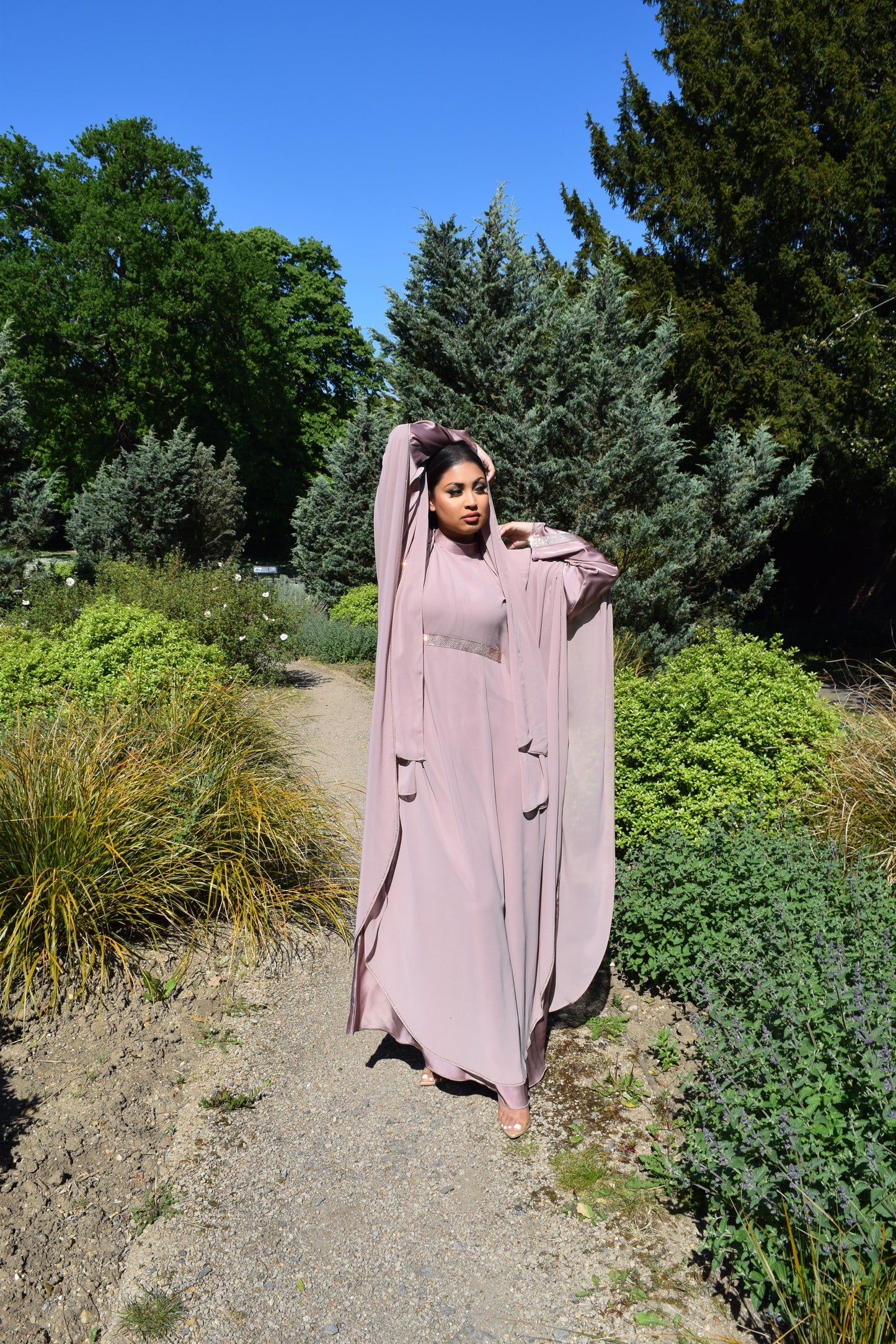 Maryam Double layered Satin chiffon Farasha Abaya Dusky Pink