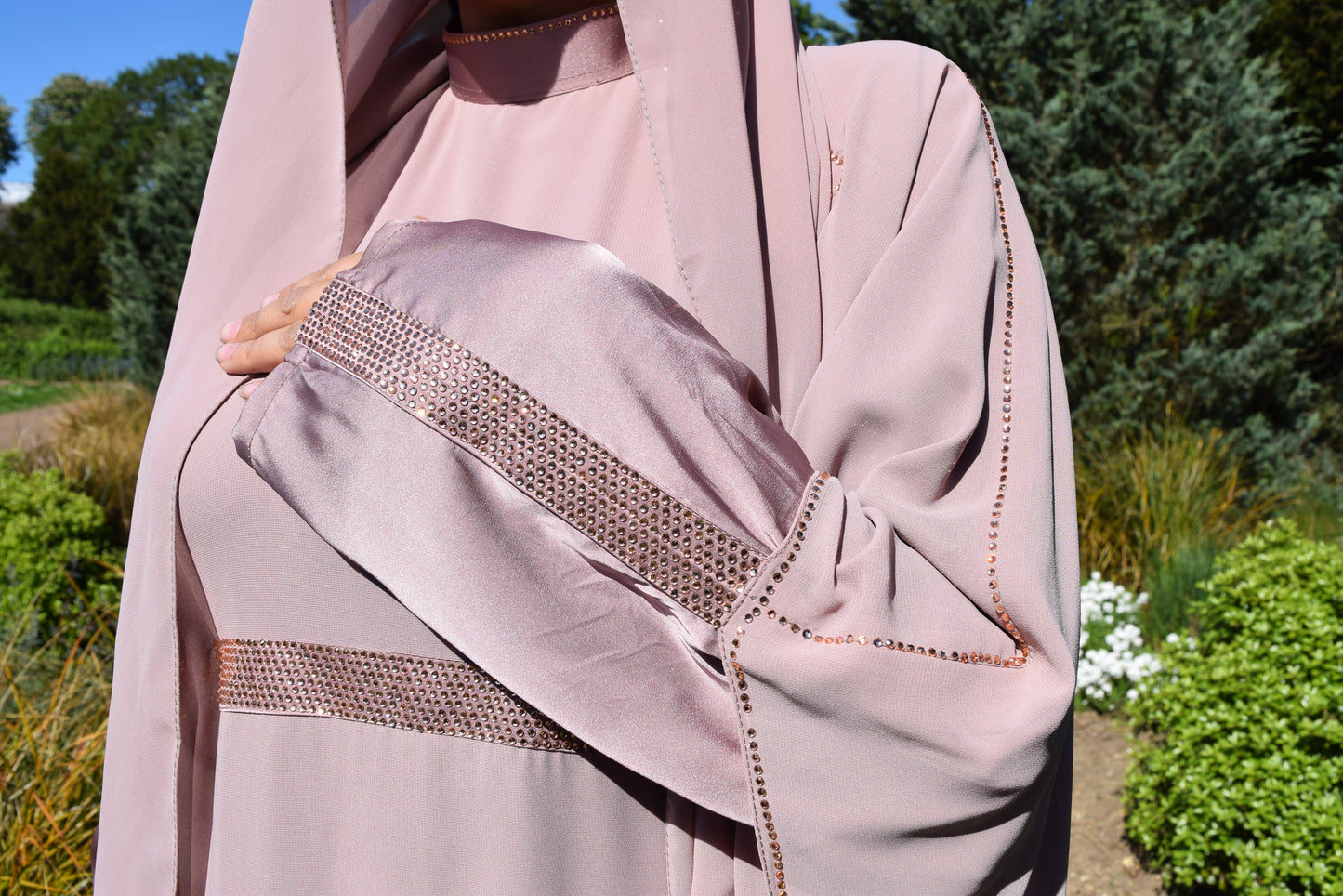 Maryam Double layered Satin chiffon Farasha Abaya Dusky Pink