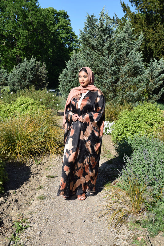 Marble watercolour Farasha Abaya in Fine Crinkle Black